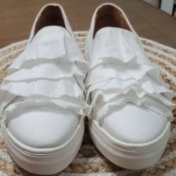 Seychelles, Anthropology Quake II ruffle linen sneakers, Size 7.5 - Picture 5 of 12